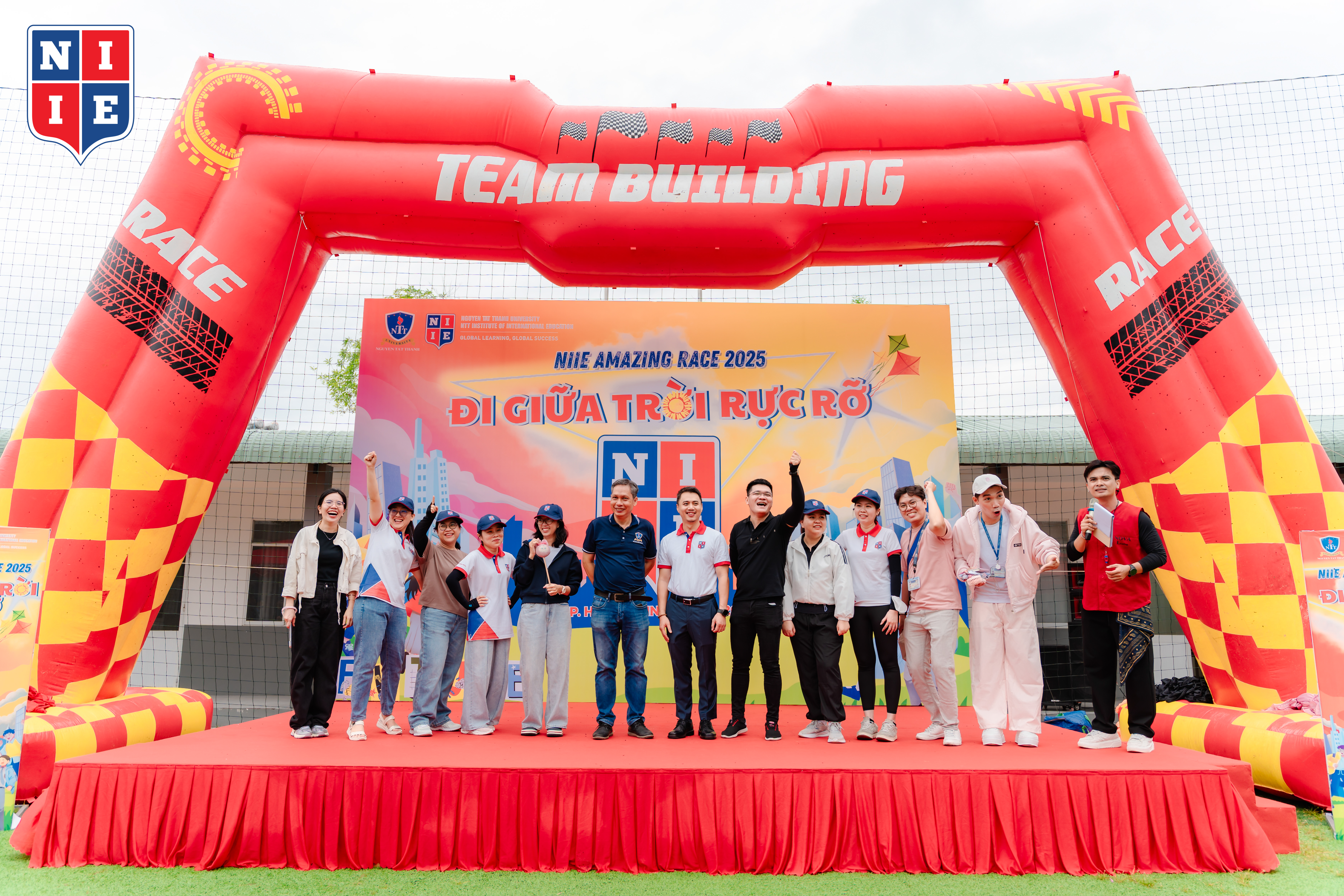 amazing race 2025 (2)