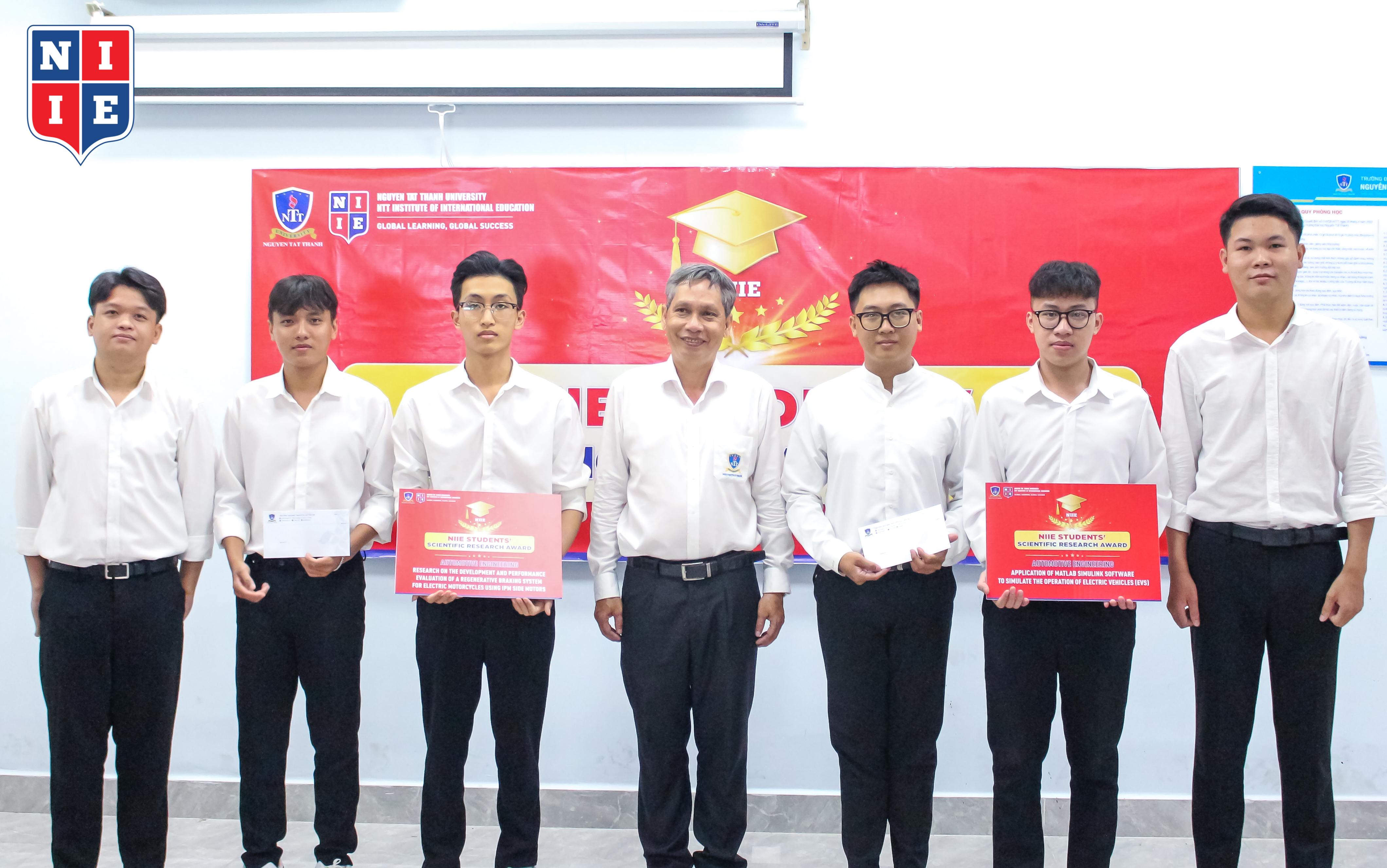 niie-vinh-danh-dau-an-hoc-thuat-nhat-mua-tot-nghiep-2025 (3)