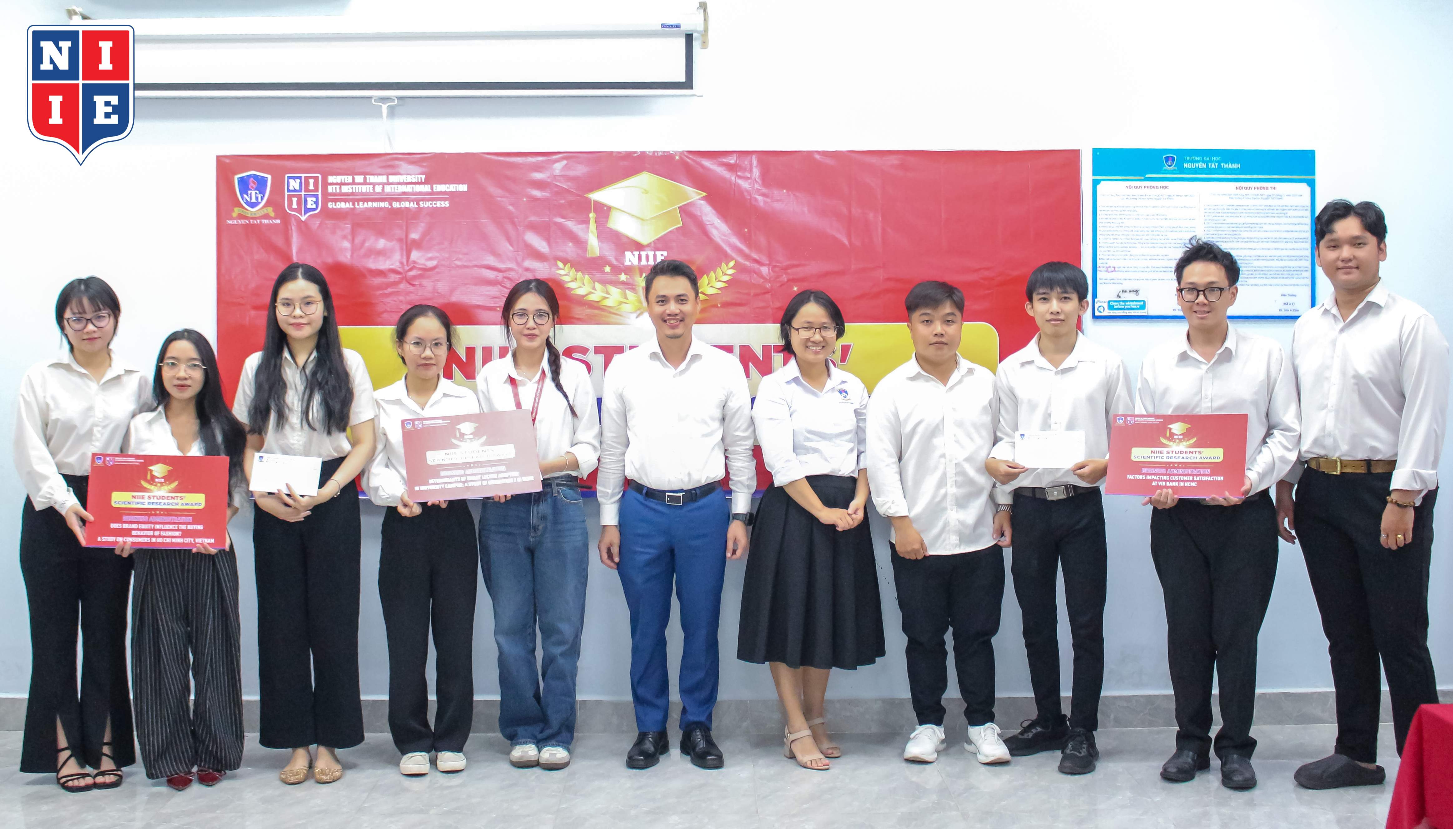 niie-vinh-danh-dau-an-hoc-thuat-nhat-mua-tot-nghiep-2025 (6)