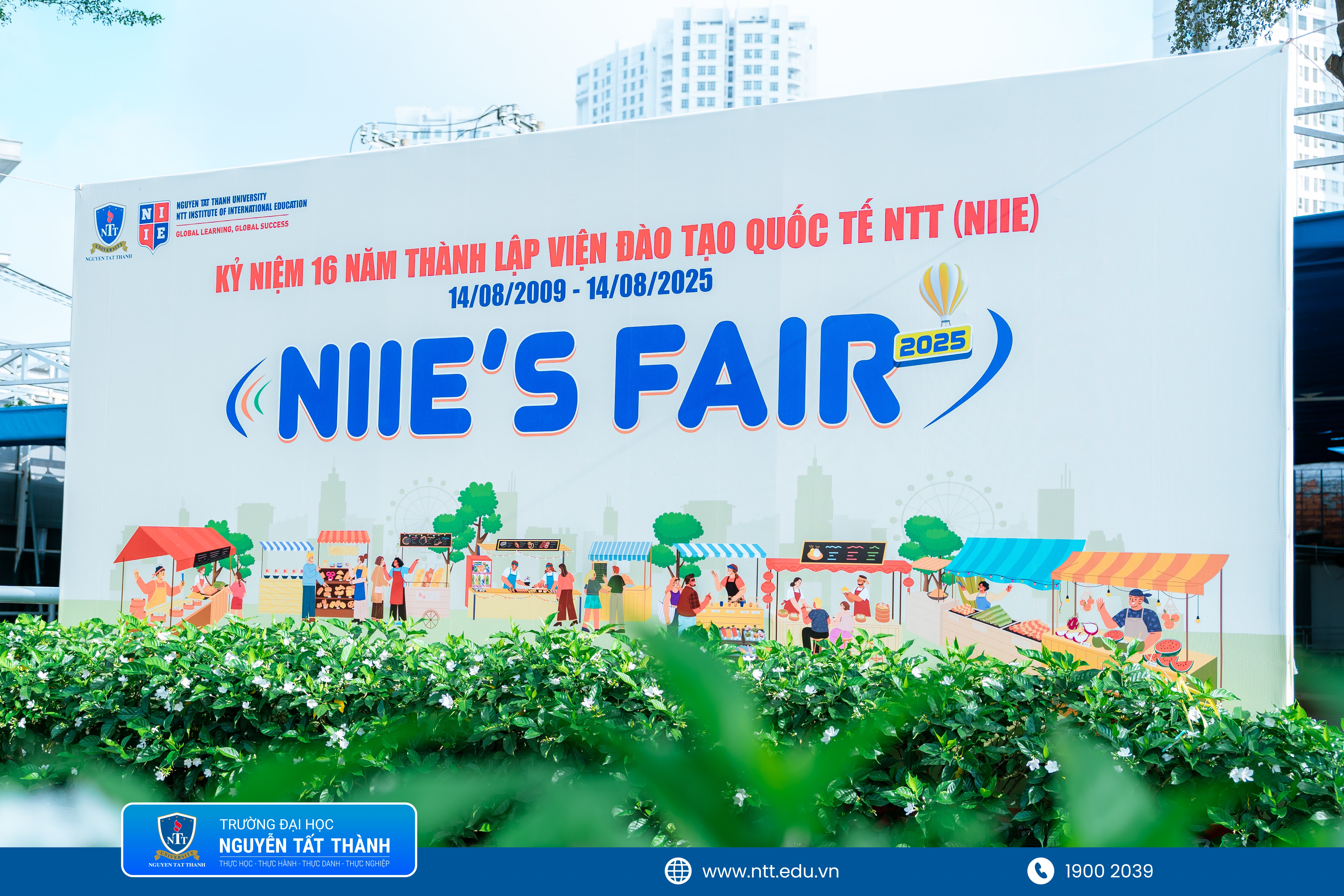 NIIE’s Fair 2025: Sắc màu hội trại, đậm chất GenZ – đậm dấu ấn NIIE