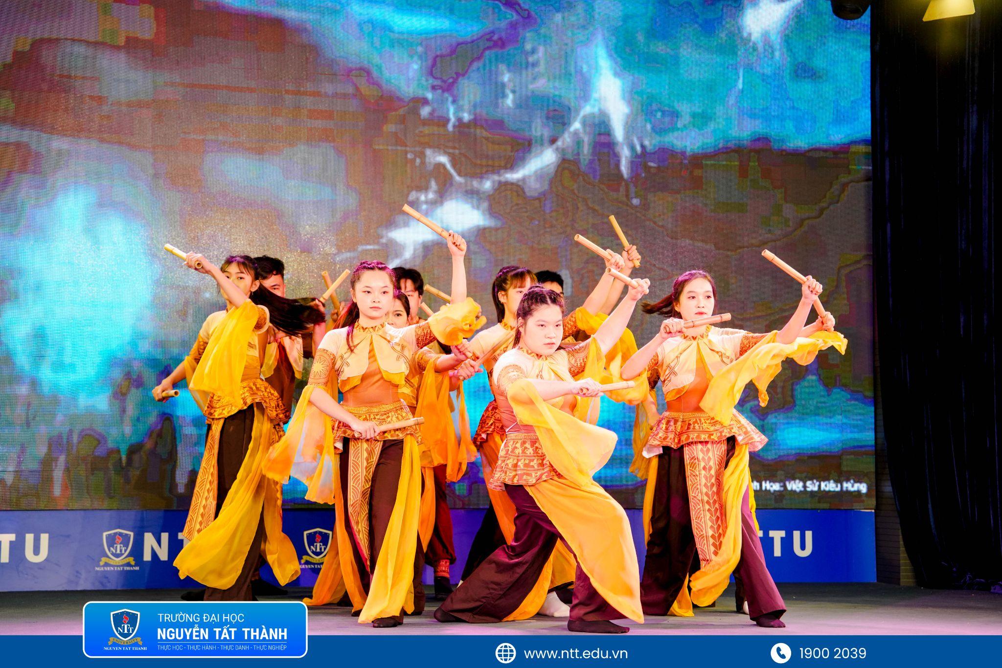 vong-chung-ket-niie-runway-2025 (11)