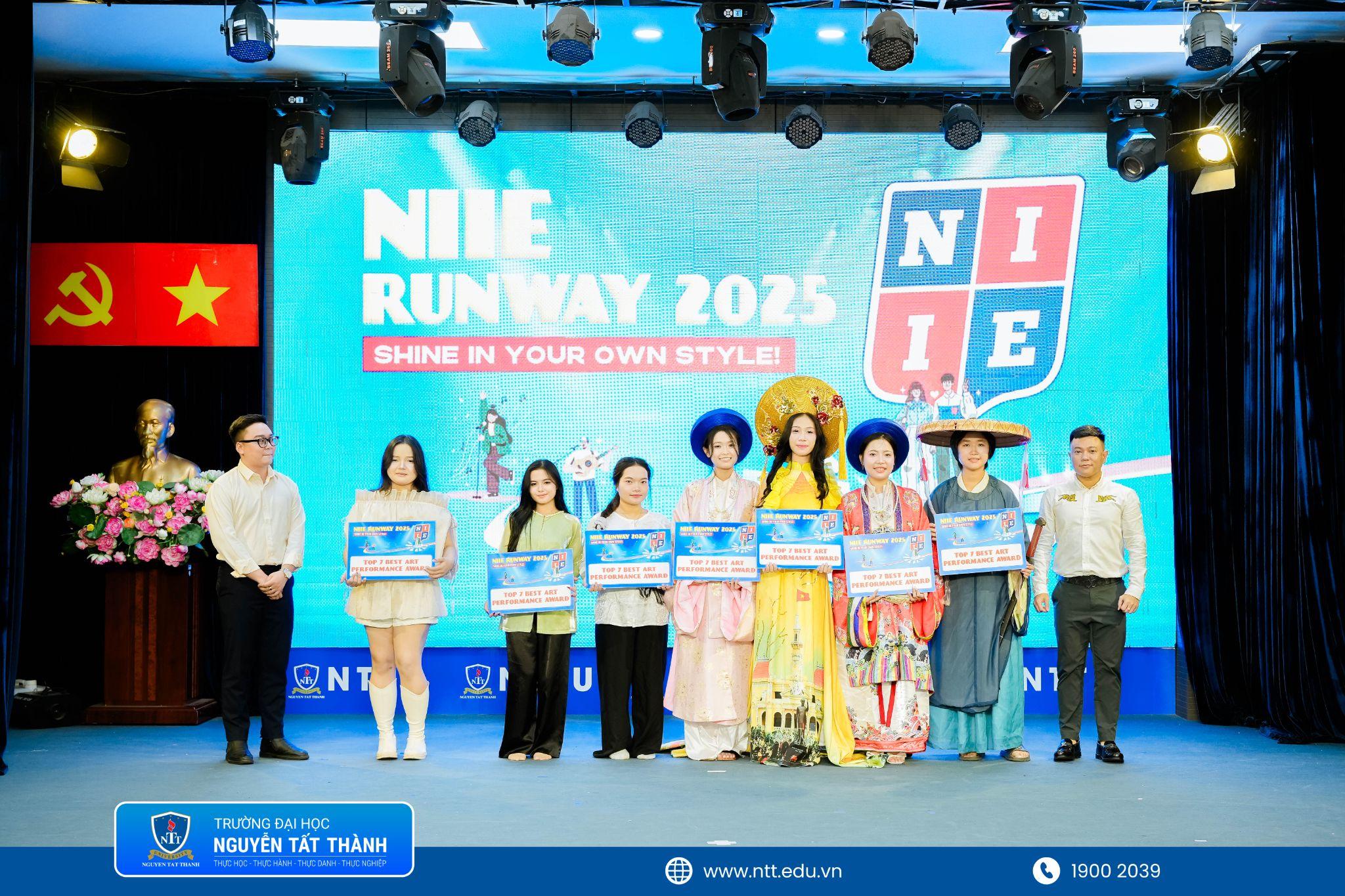 vong-chung-ket-niie-runway-2025 (16)