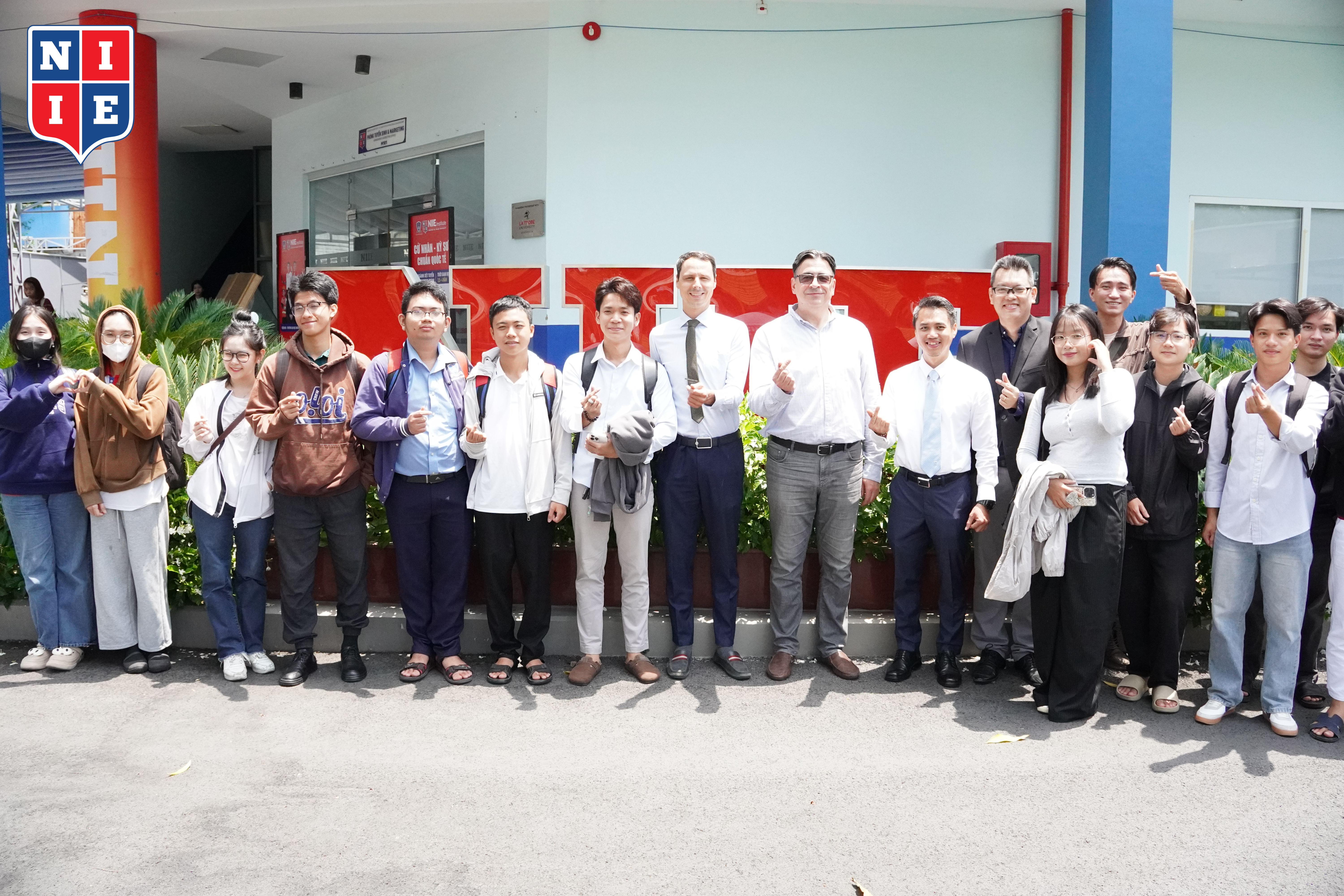 Workshop “Critical Factors in Information Systems Implementation”: Sinh viên NIIE học về chuyển đổi số và hệ thống thông tin