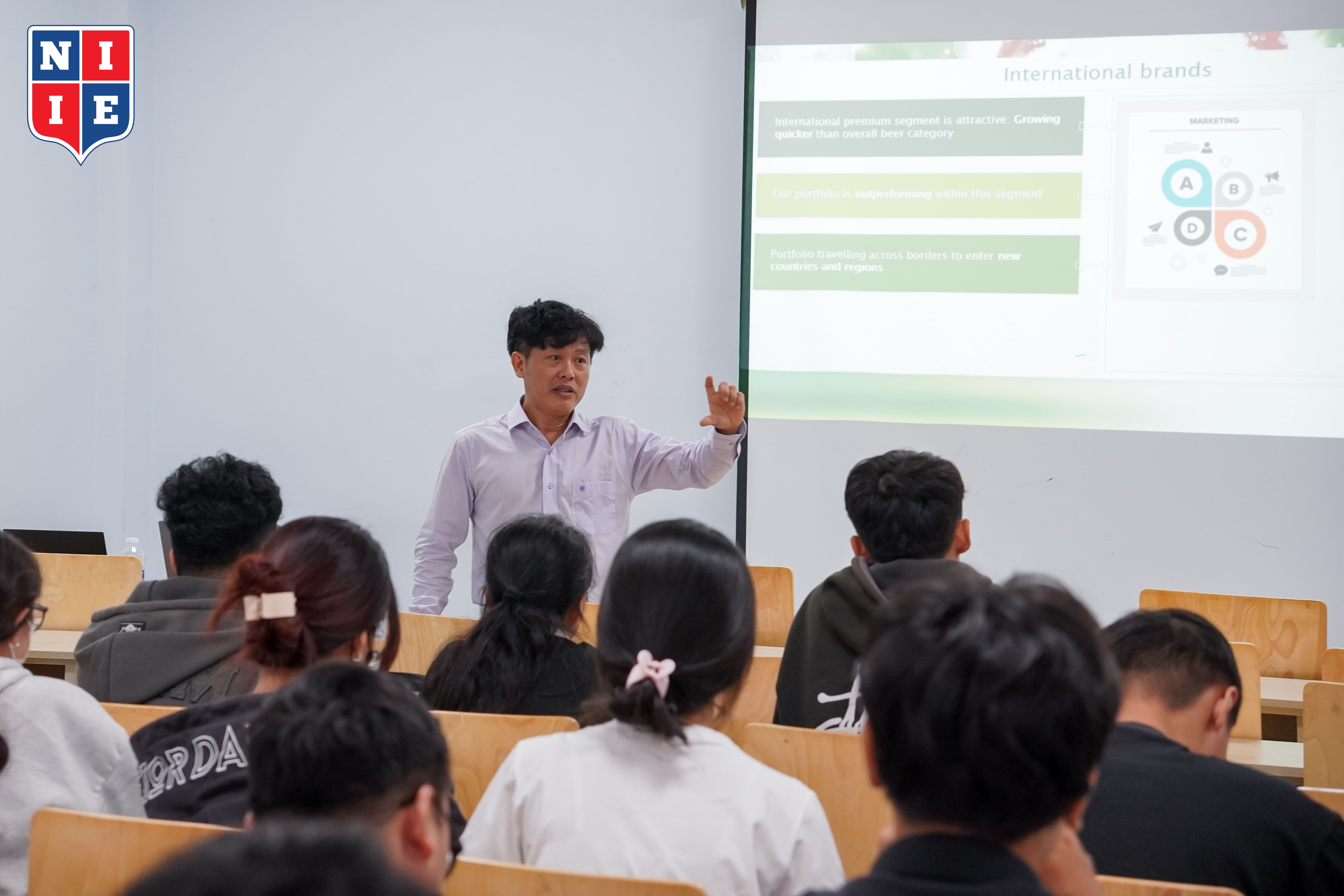 Workshop “Kế hoạch Marketing 4P tại Heineken”: Góc nhìn thực tế từ một “ông lớn” toàn cầu