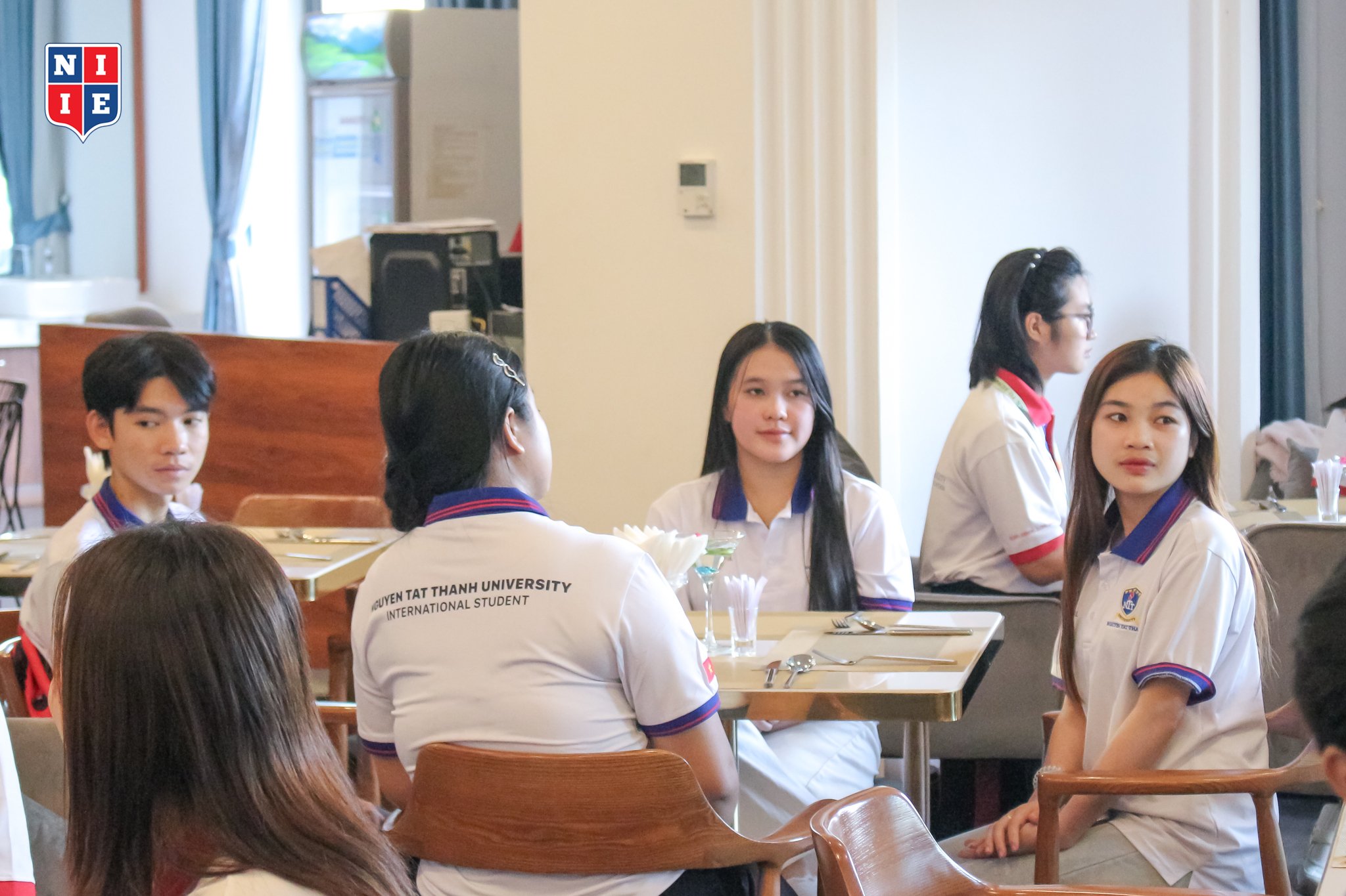 hop-mat-tong-ket-nam-06