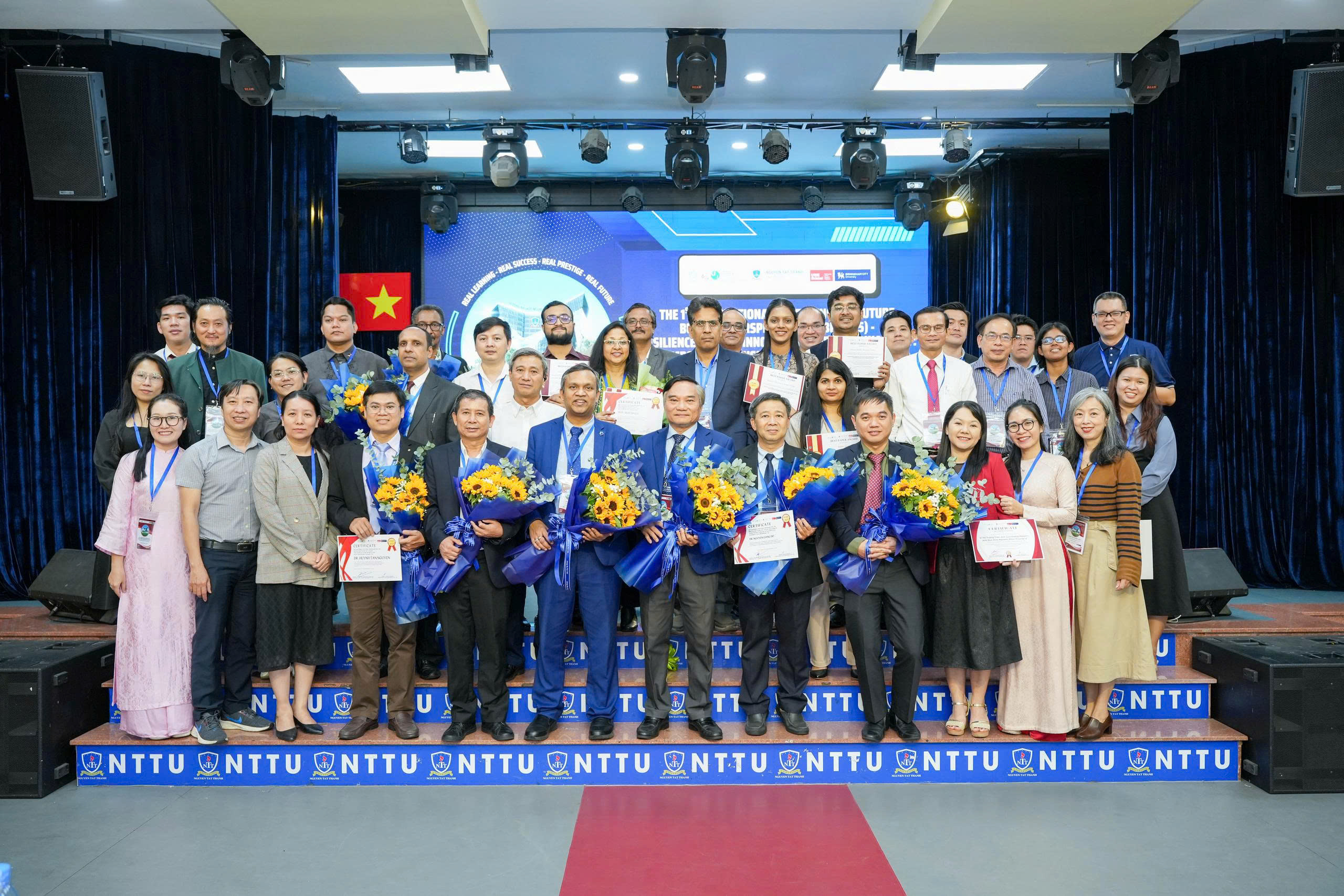 Giảng viên NIIE đạt giải Best Paper Award tại Hội thảo Khoa học quốc tế ICFBP 2025