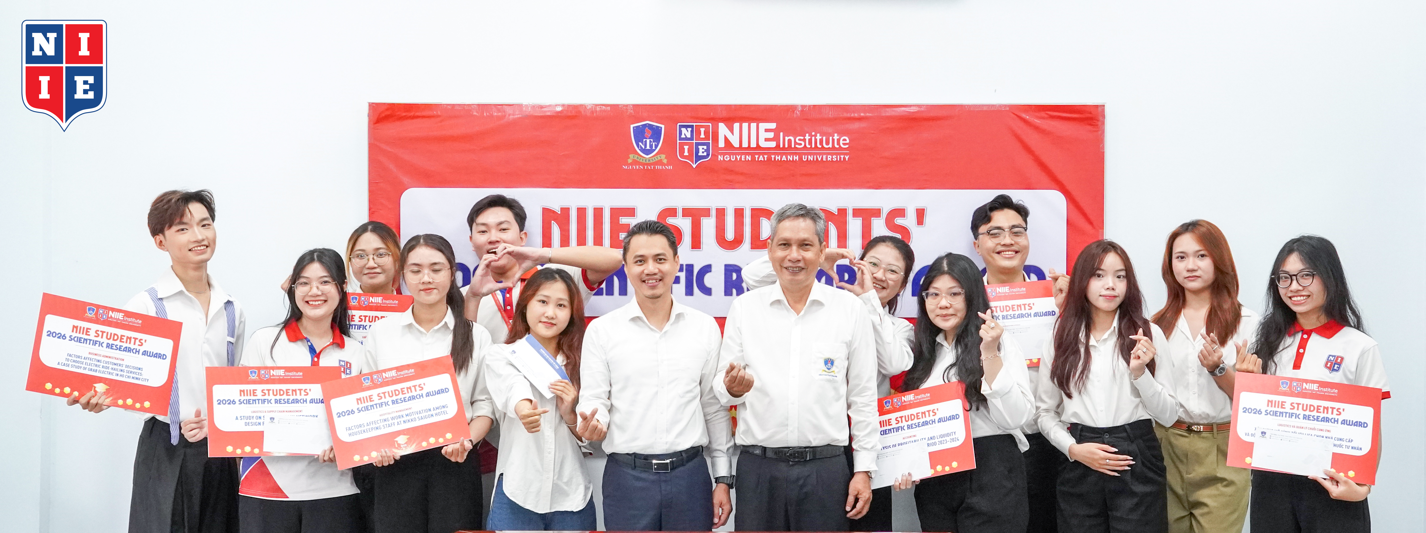 Gặp gỡ, khen thưởng Top 10% Khóa luận Tốt nghiệp xuất sắc khối ngành Kinh tế tại NIIE năm 2026