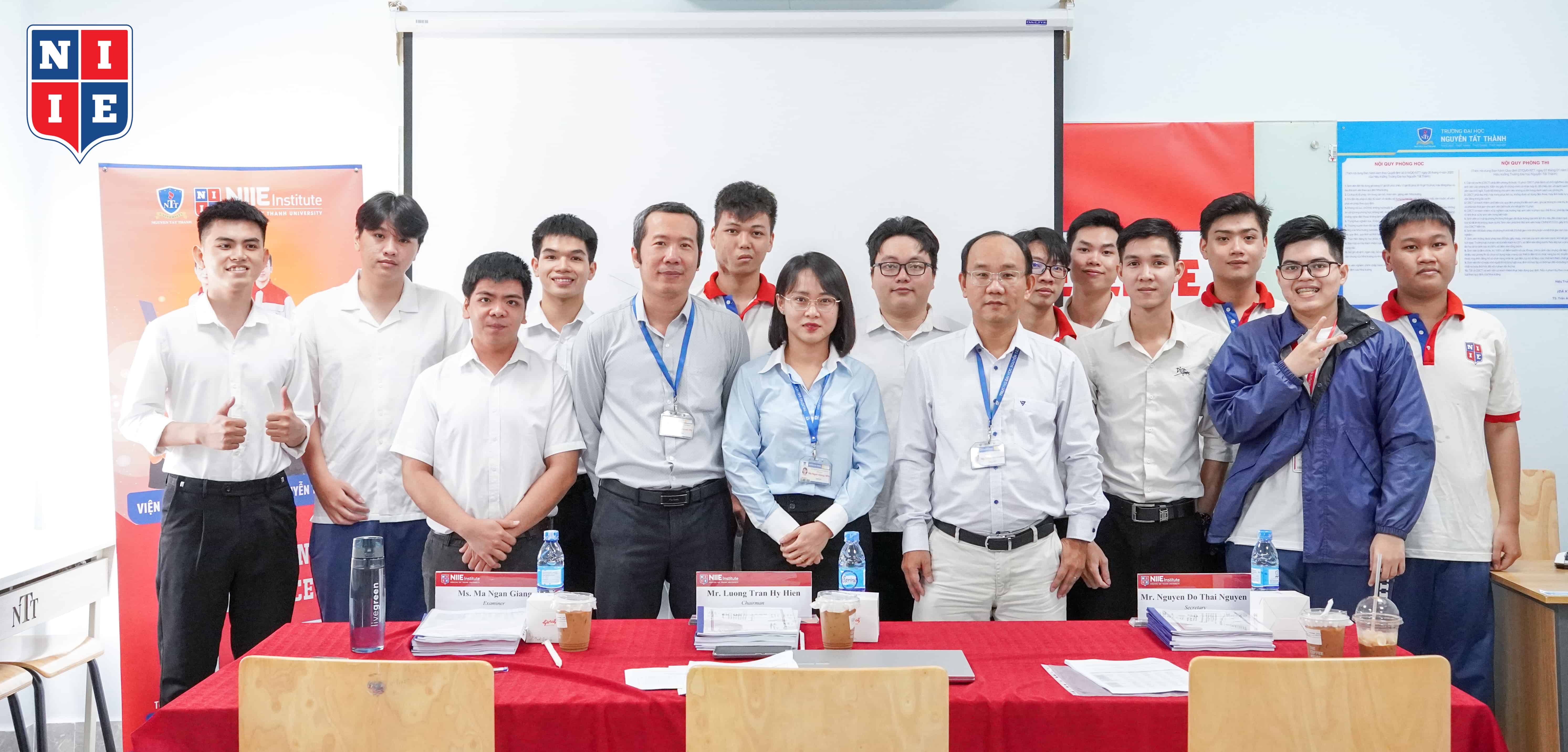 Bảo vệ Đồ án tốt nghiệp ngành Công nghệ thông tin tại NIIE: Khi sinh viên mang công nghệ giải bài toán thực tế