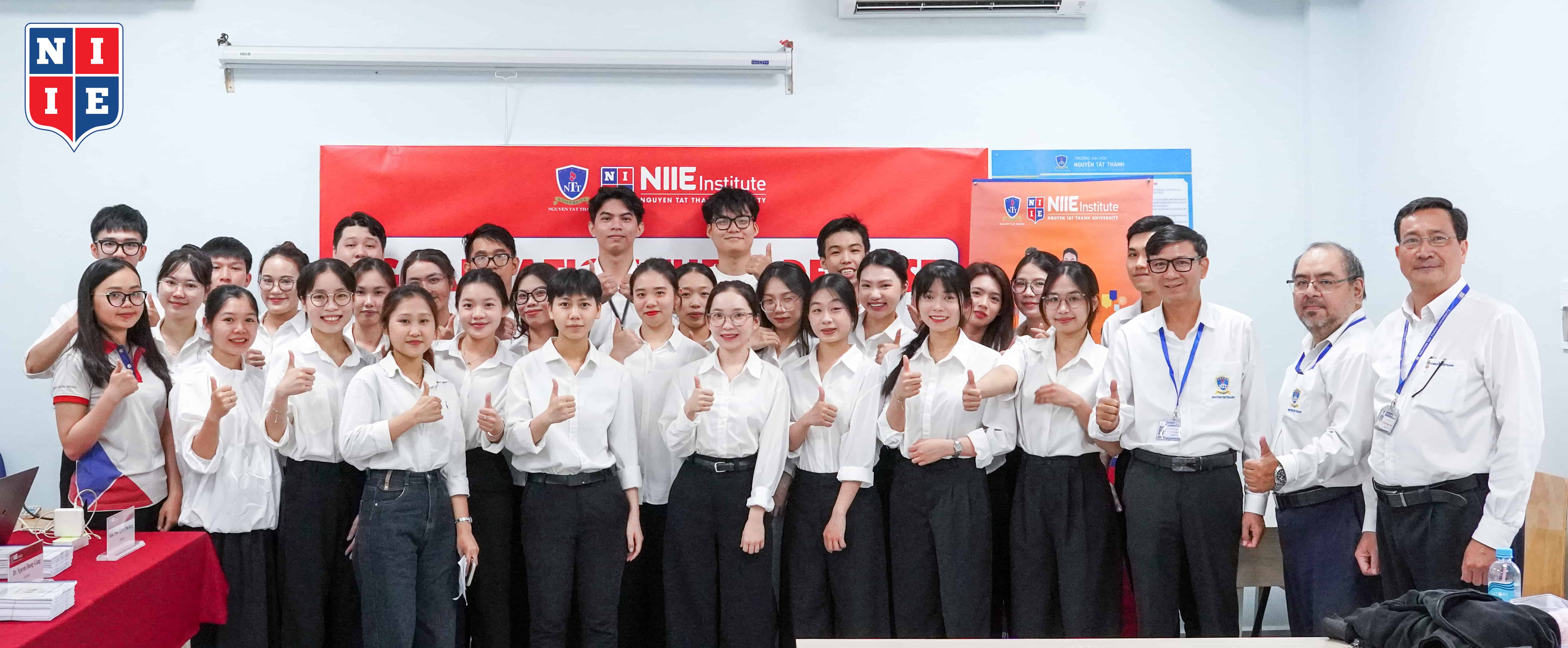 Sinh viên Quản trị Khách sạn NIIE và những góc nhìn mới về ngành dịch vụ qua mùa Khóa luận tốt nghiệp