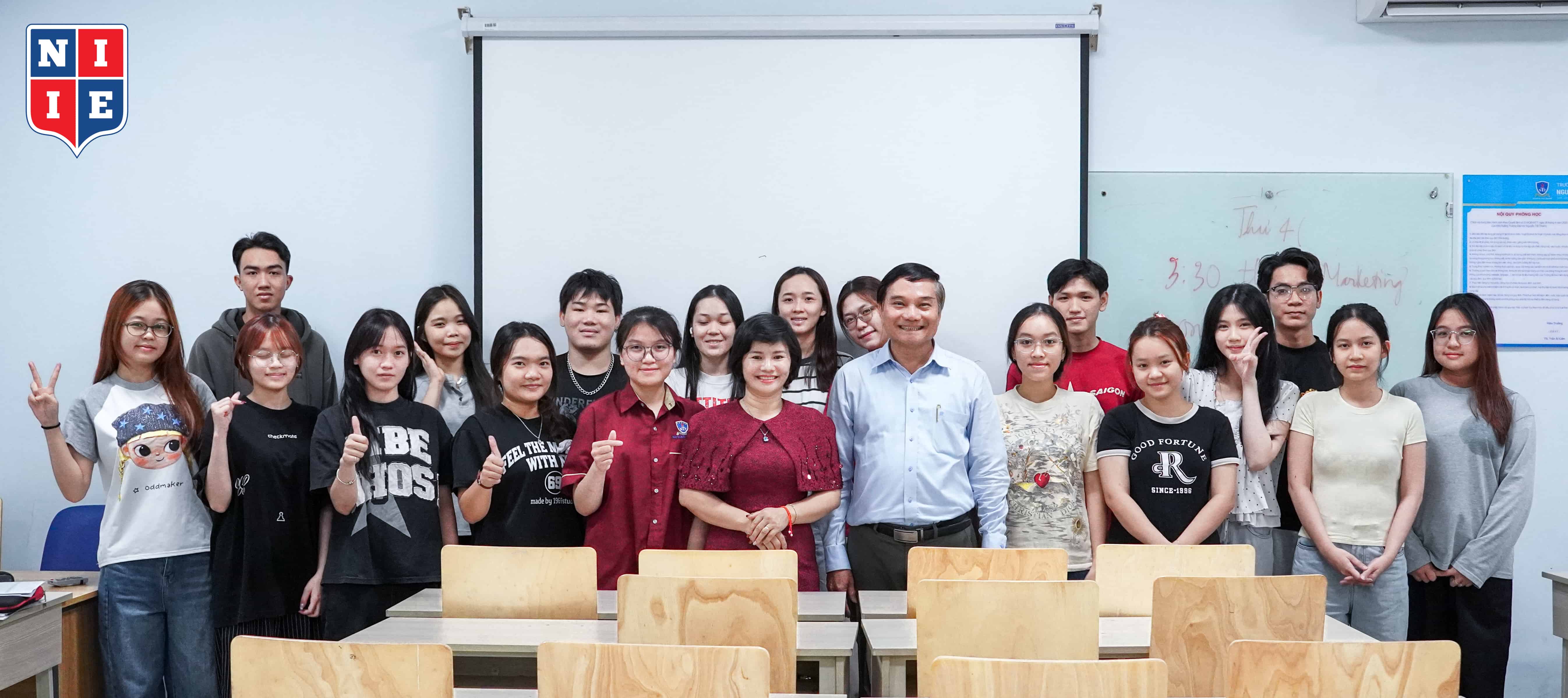 Workshop Marketing Mix 4P: Sinh viên NIIE học Marketing từ góc nhìn thực tế