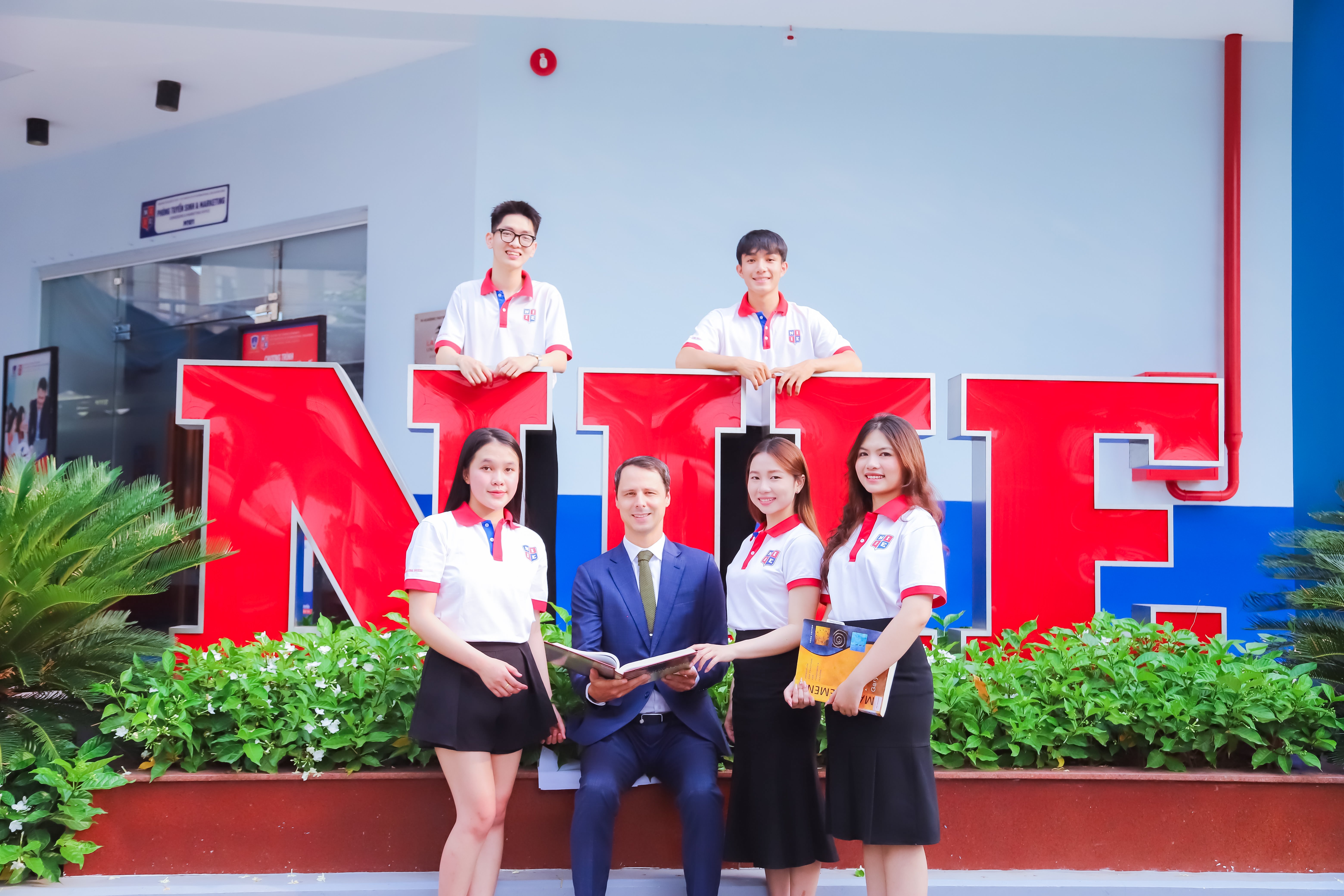 Thông tin tuyển sinh 2026 Viện Đào tạo Quốc tế NTT (NIIE): 2k8 ơi, bạn đã biết?