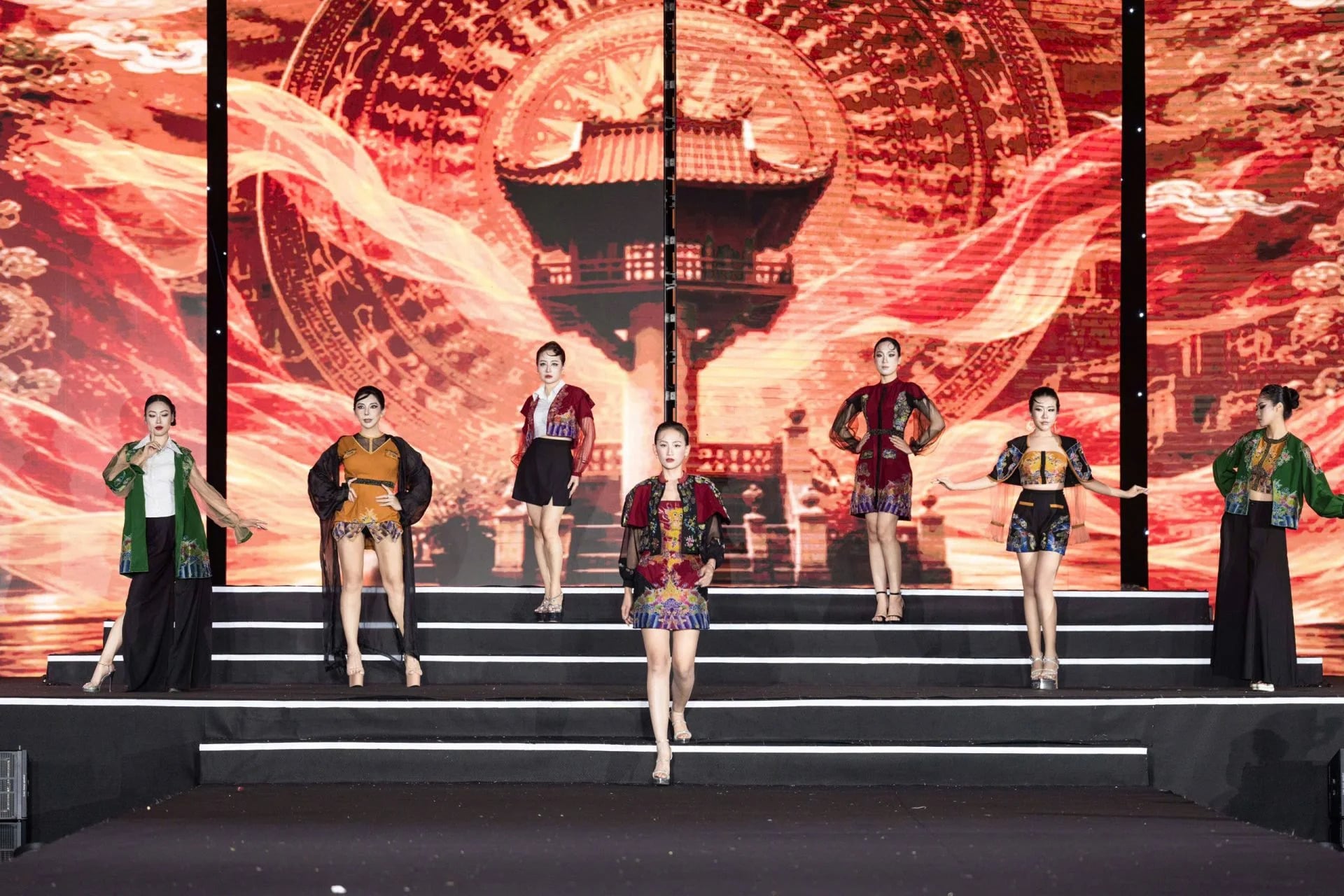 Sinh viên ngành Thiết kế thời trang Trường ĐH Nguyễn Tất Thành ghi dấu ấn tại Global Student Fashion Week 2026