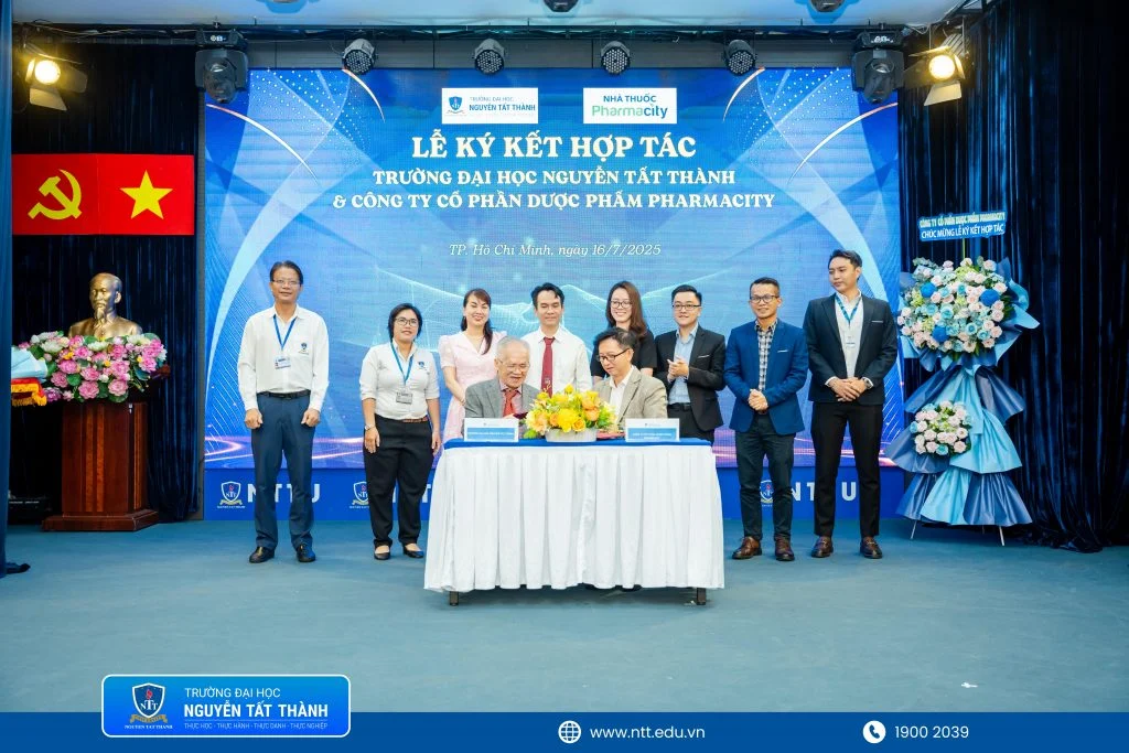 NTTU ký kết hợp tác chiến lược với Pharmacity: Mở rộng cơ hội nghề nghiệp cho sinh viên ngành Dược