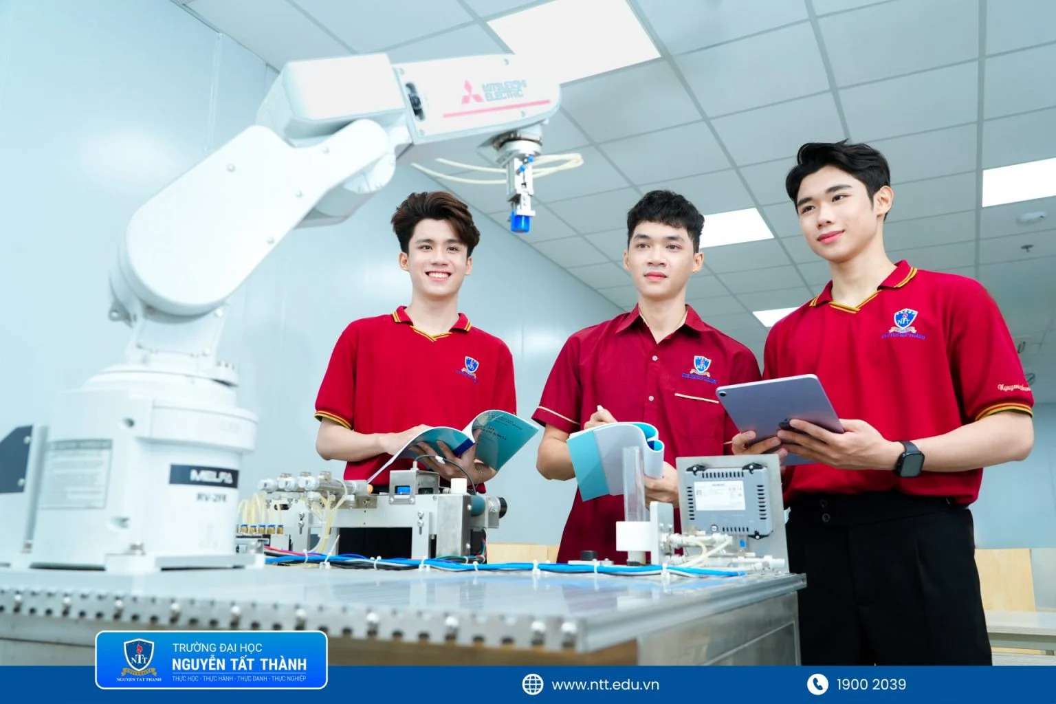 Ngành Công nghệ Kỹ thuật Cơ điện tử NTTU: Bước vào thế giới Robot, AI và Nhà máy thông minh với mức thu nhập đầy triển vọng