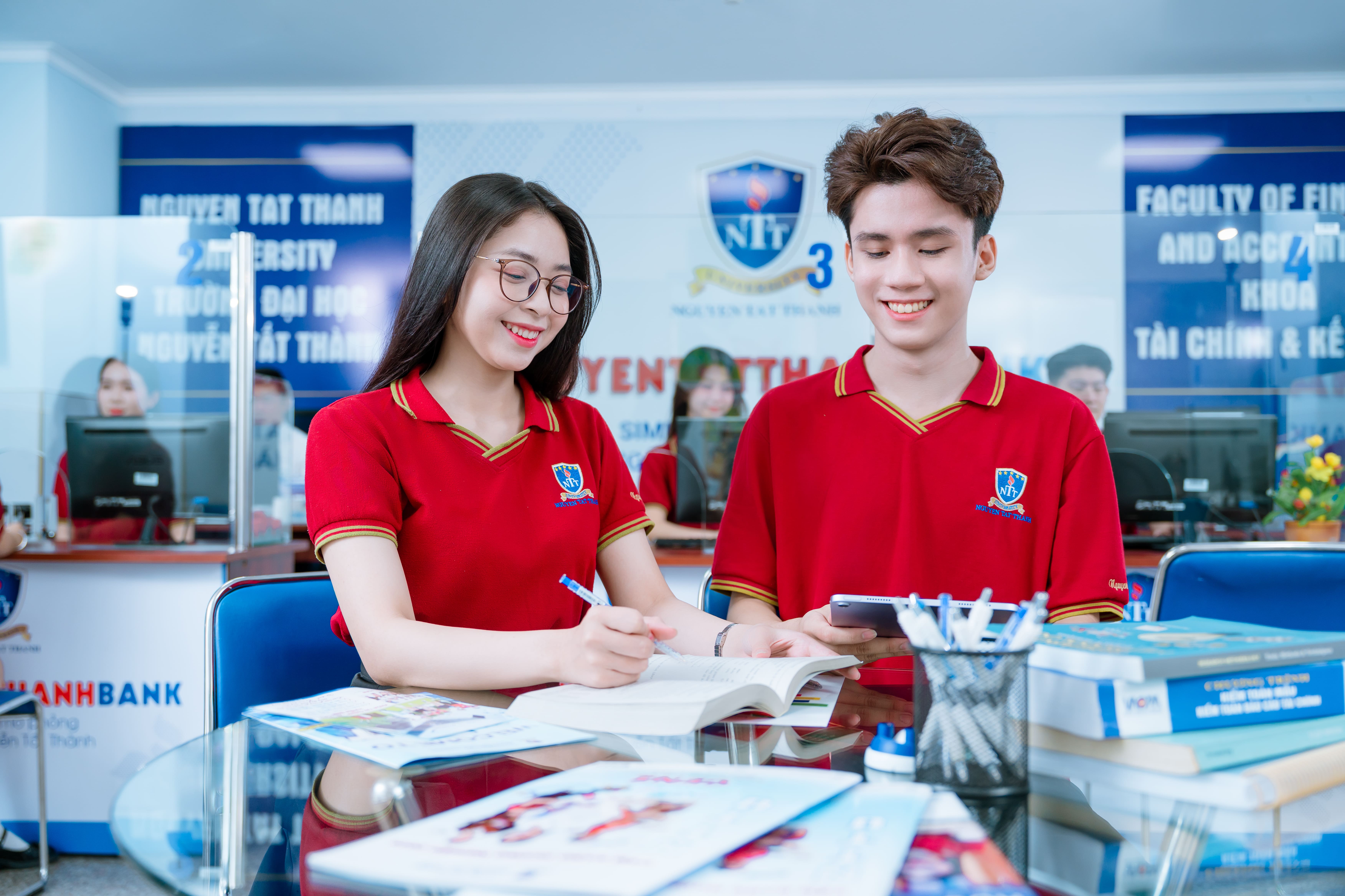 Ngành Tài chính-Ngân hàng: Làm chủ dòng tiền, dẫn đầu kỷ nguyên Fintech và AI