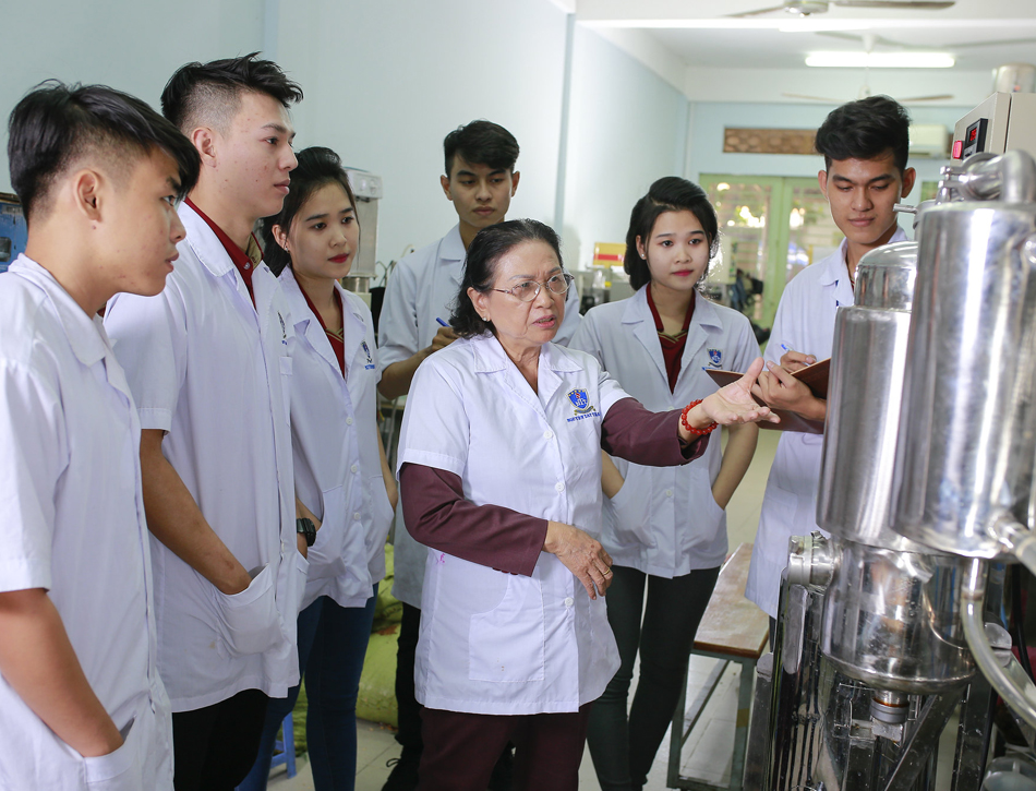 Xét học bạ ngành Công nghệ kỹ thuật Hóa học NTTU