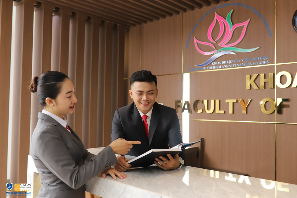 HỌC QUẢN TRỊ KHÁCH SẠN – “CHỐT DEAL NGHÌN SAO”, BƯỚC VÀO THẾ GIỚI ĐẲNG CẤP CÙNG TRƯỜNG ĐẠI HỌC NGUYỄN TẤT THÀNH