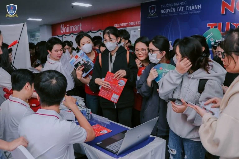 https://tuyensinh.ntt.edu.vn/upload/khoa-hoc-y-sinh/ggggggggggggggggggg-1536x1024-1-768x512.jpg