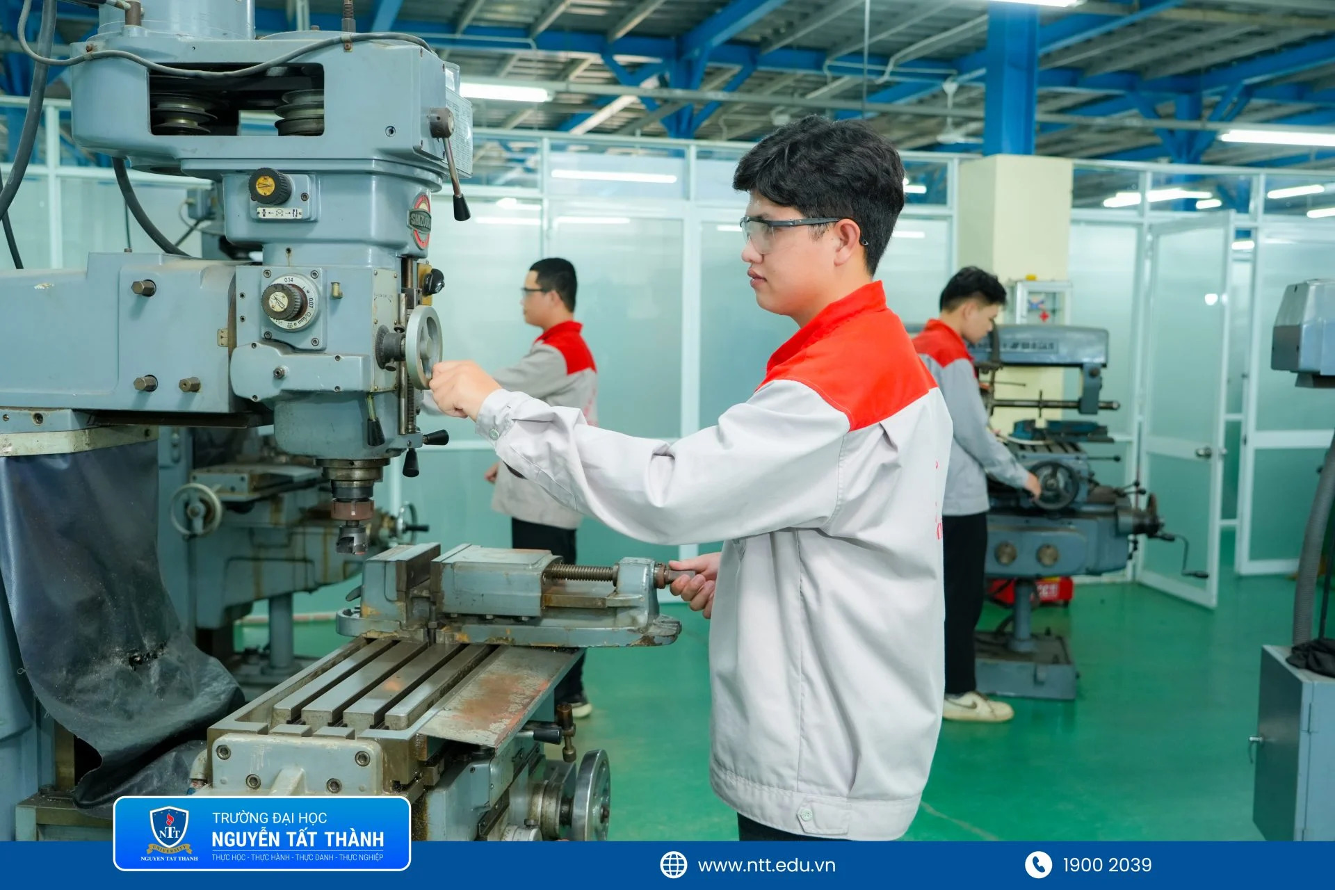 Ngành Kỹ thuật cơ khí NTTU: Học thực hành từ năm nhất, đón đầu xu hướng nhà máy thông minh, nhận học bổng đến 17 triệu đồng
