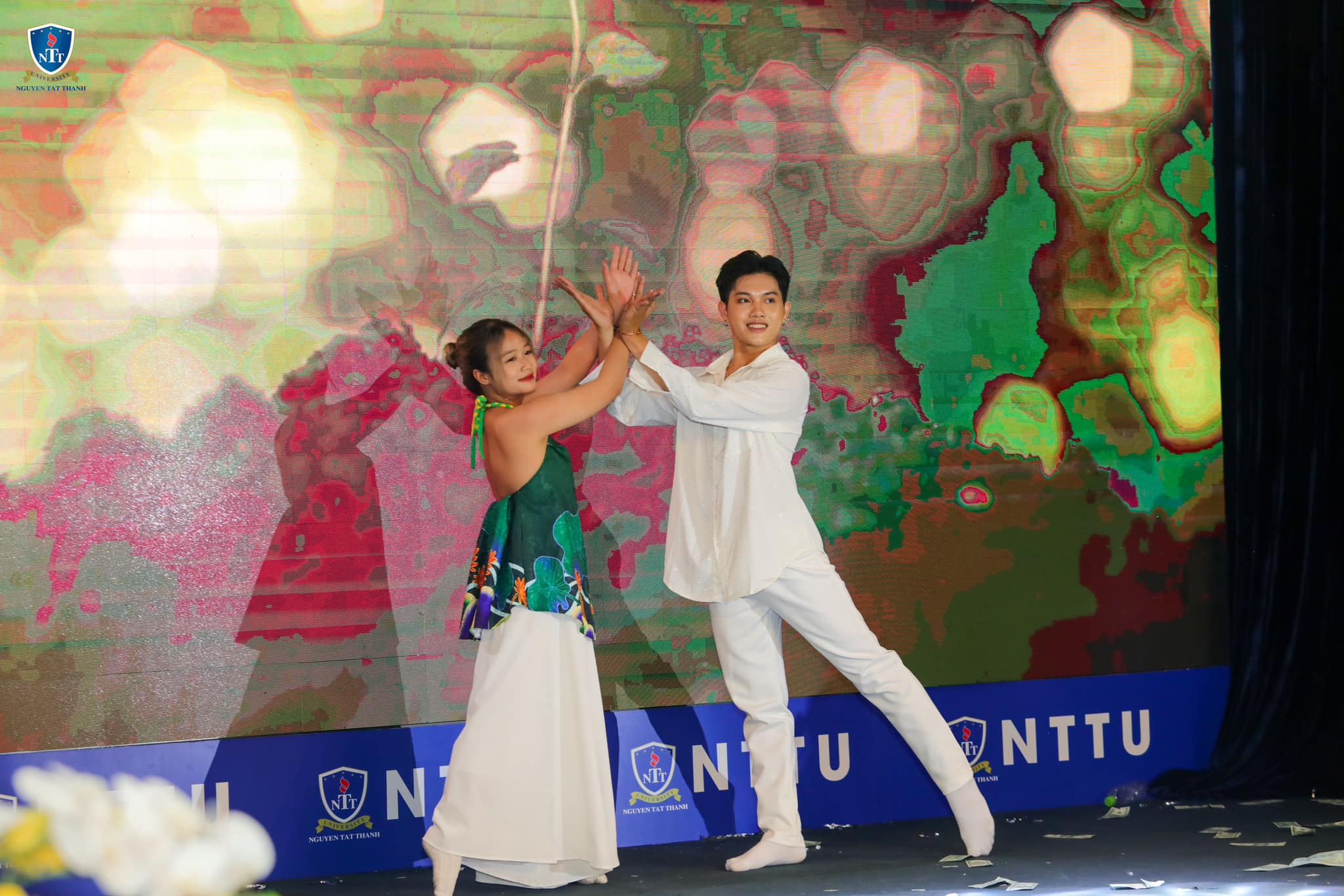 Sáng tác - Giảng dạy múa Sáng tác - Giảng dạy múa