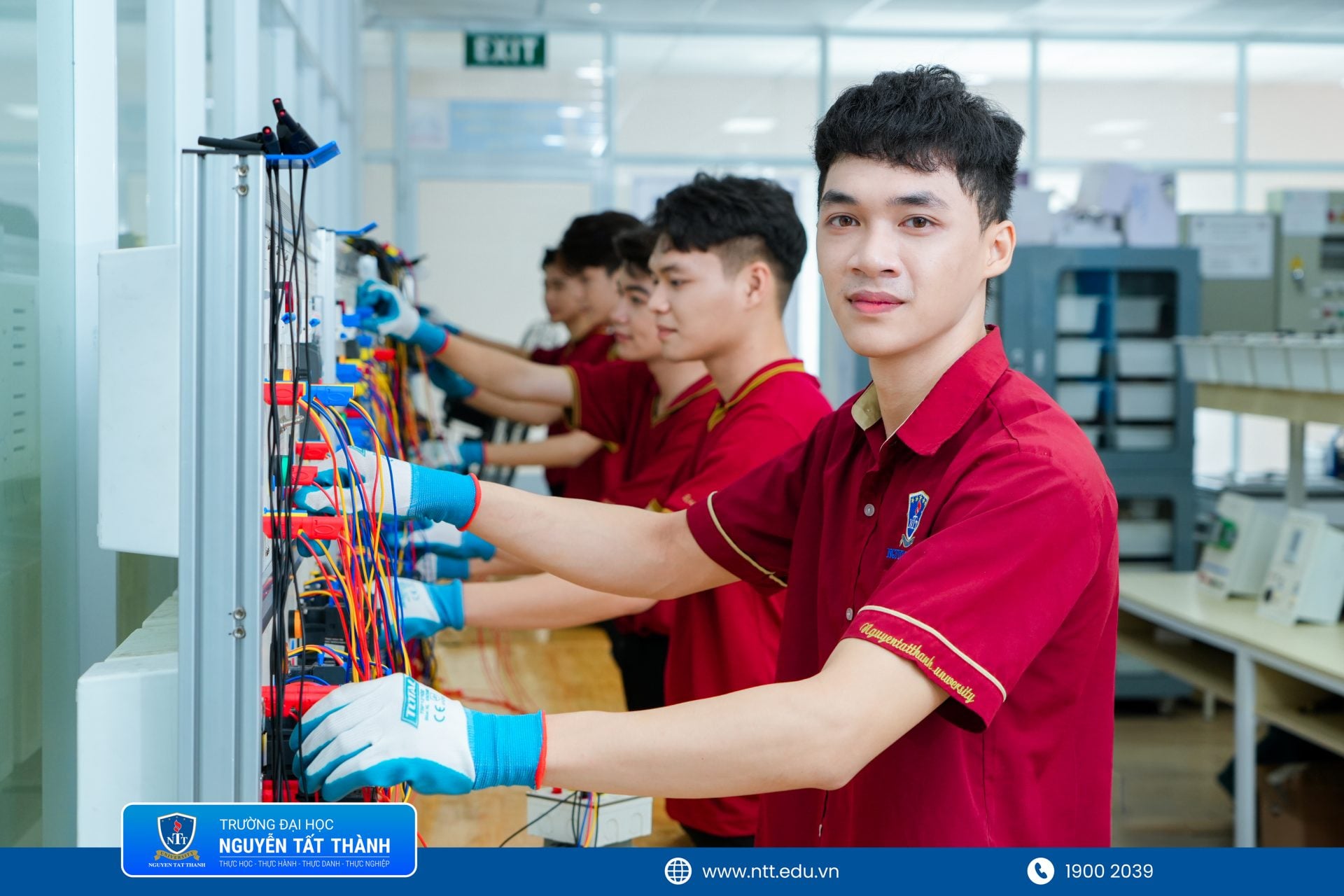 Công nghệ kỹ thuật điện, điện tử NTTU: Học công nghệ lõi, mở rộng cơ hội nghề nghiệp thời đại AI