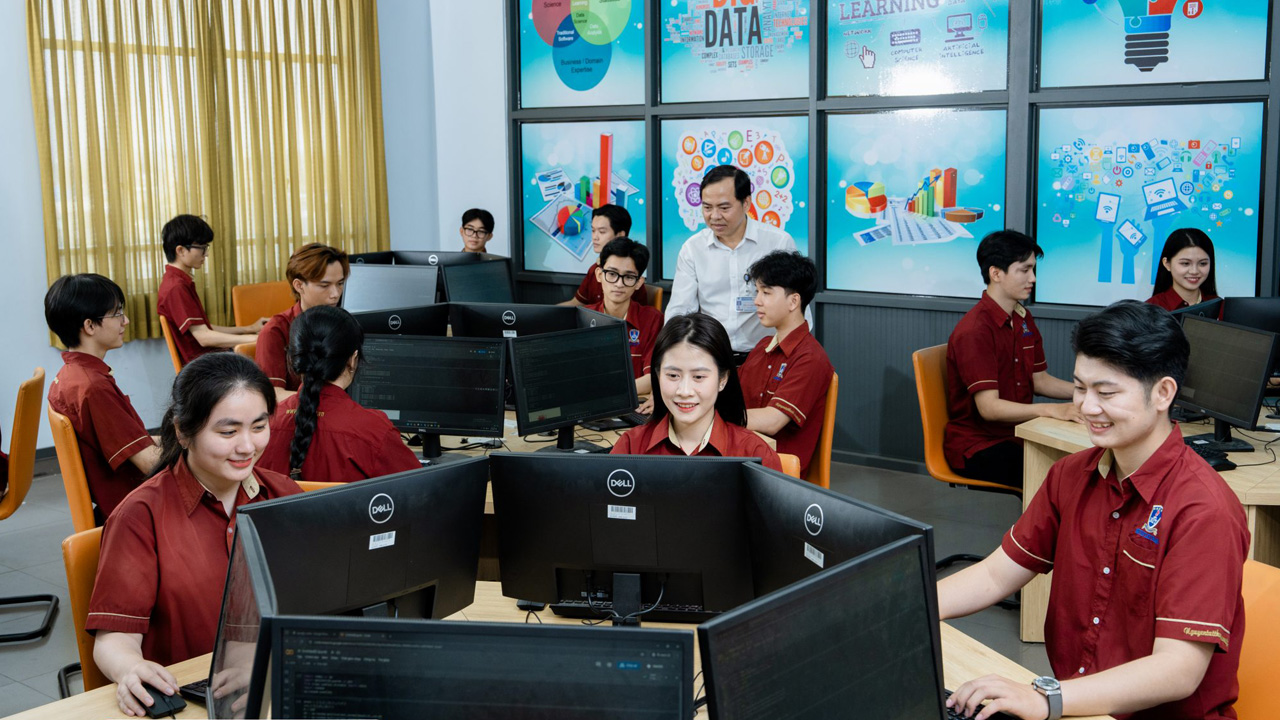 Ngành Kỹ thuật phần mềm NTTU 2026: Học AI, phát triển phần mềm hiện đại, cơ hội nghề nghiệp rộng mở