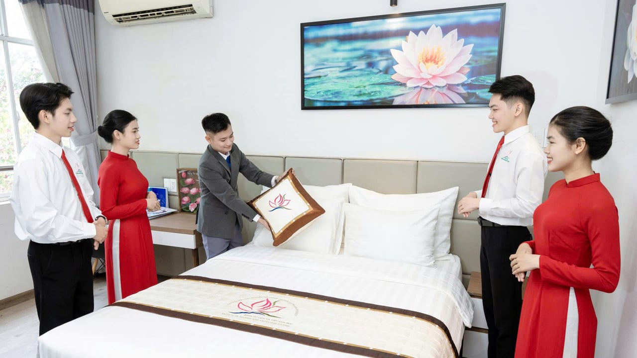 https://tuyensinh.ntt.edu.vn/upload/popup/qt-khach-san-2.jpg