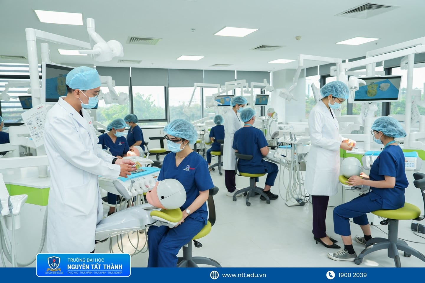 Đào tạo Chỉnh hình Răng Mặt tại NTTU: Nơi kiến thức đi cùng thực tiễn – kiến tạo nụ cười bền vững