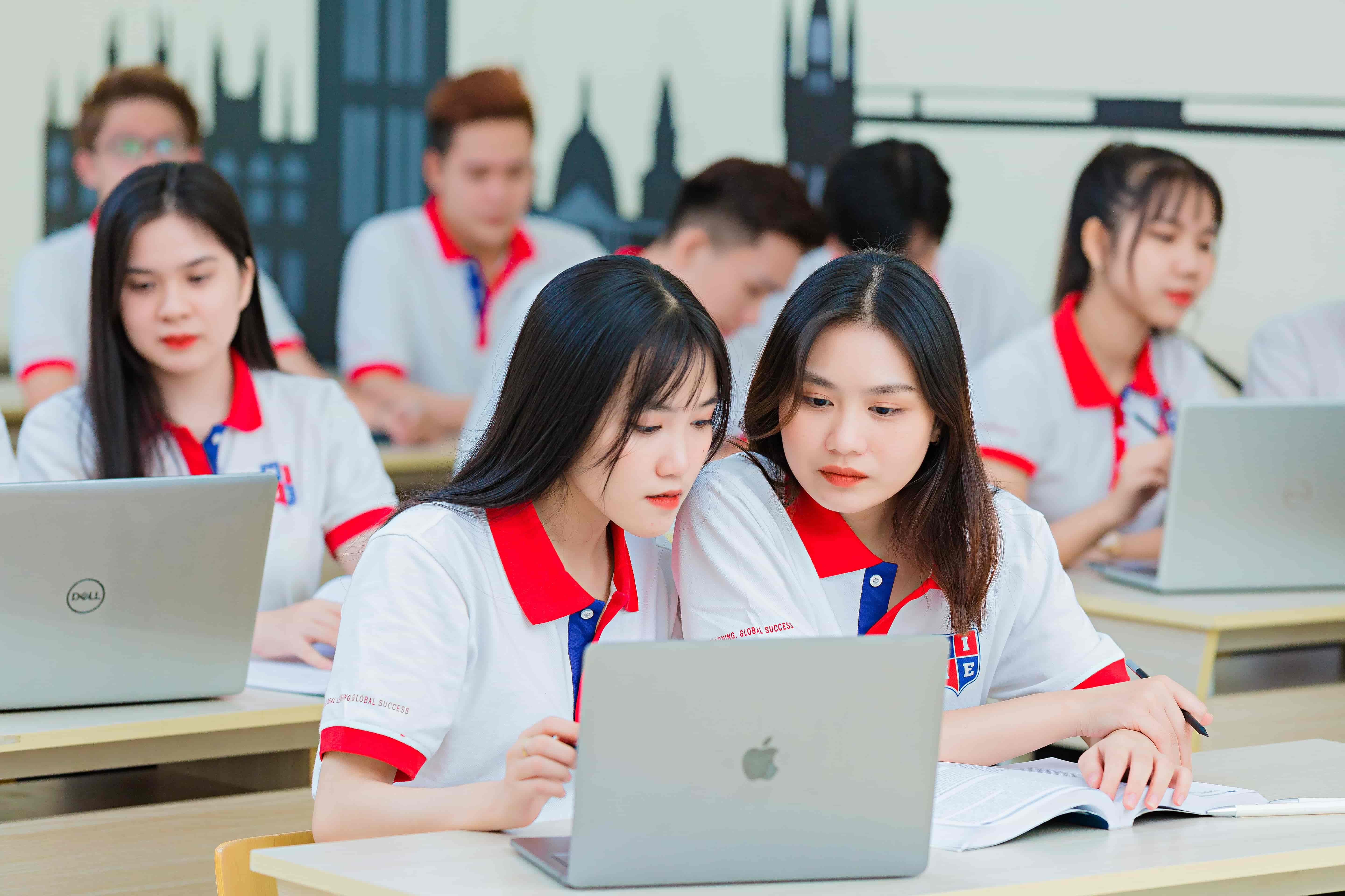 Học gì để không lỗi thời? Khi thị trường lao động đang phân hóa một cách rõ rệt