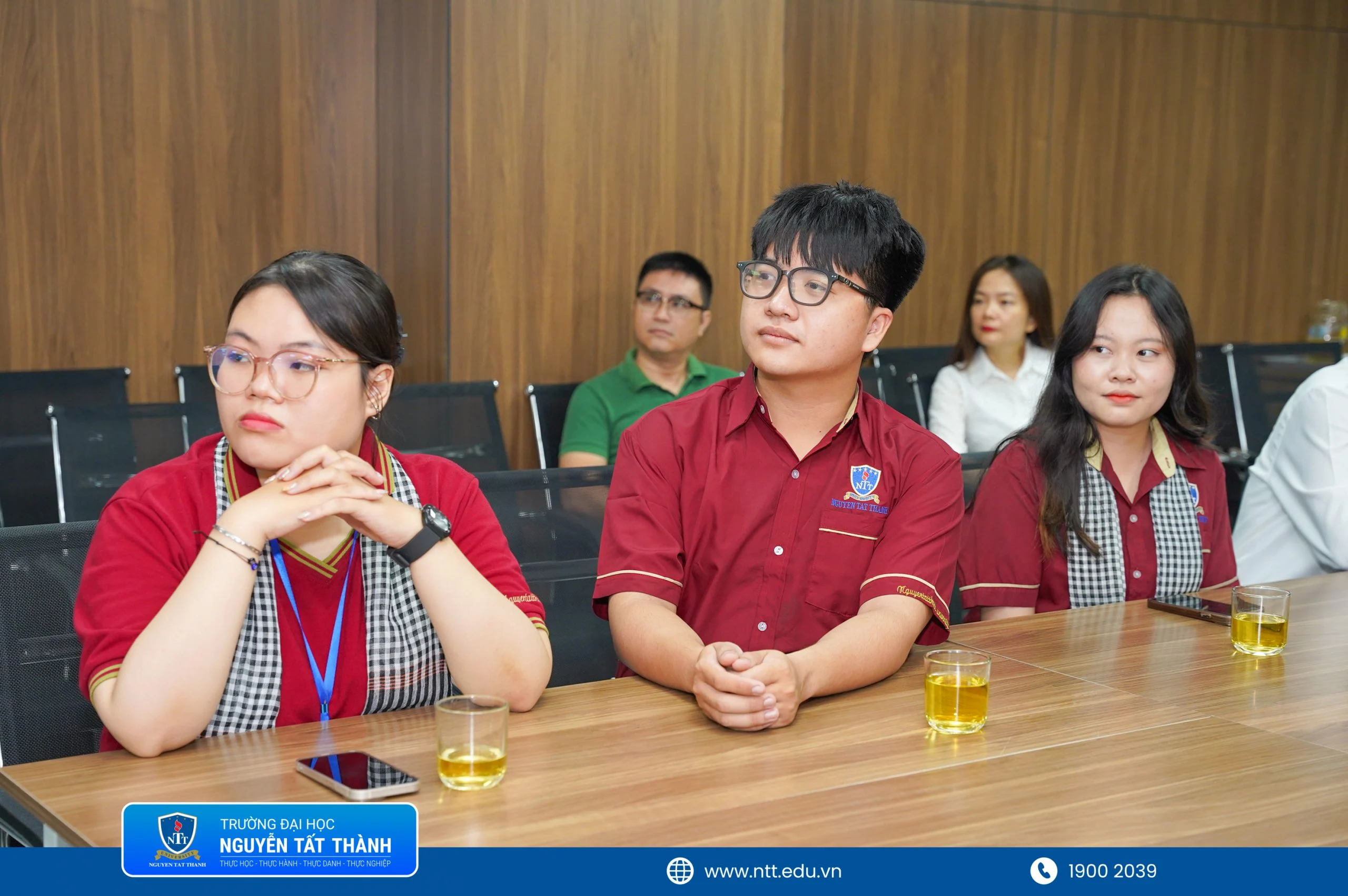 Sinh viên NTTU khám phá “sức mạnh thanh âm” tại VOV – tiếp cận hệ sinh thái truyền thông hiện đại