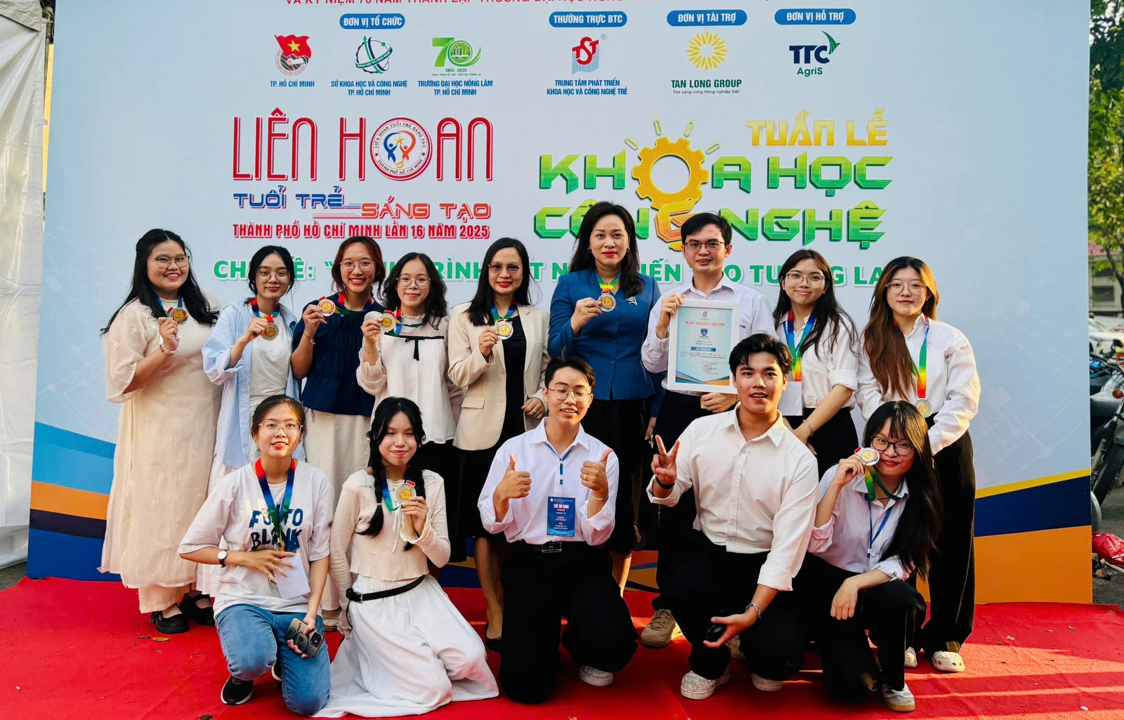 Sinh viên NTTU “gặt” 3 huy chương tại Giải thưởng Thiết kế, Chế tạo, Ứng dụng lần thứ 13 năm 2025